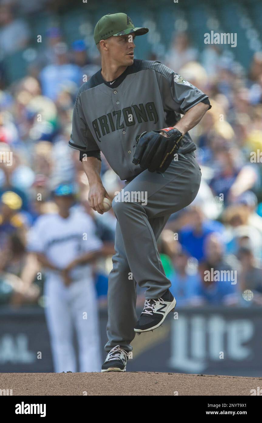 May 27, 2017: Arizona Diamondbacks starting pitcher Zack Greinke #21  delivers a pitch in the first inning of the Major League Baseball game  between the Milwaukee Brewers and the Arizona Diamondbacks at