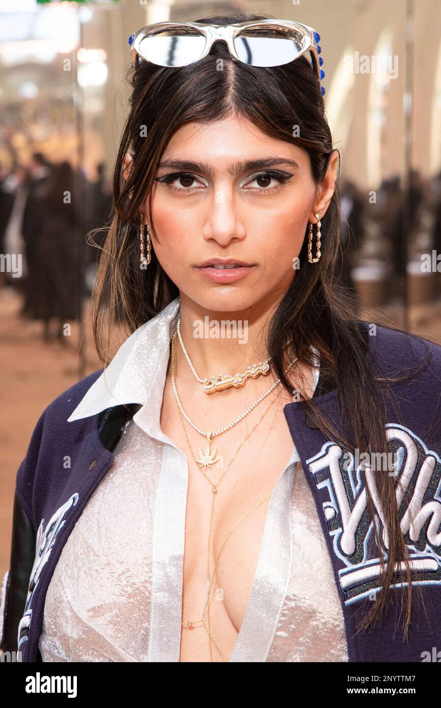 Mia Khalifa poses before the OffWhite Fall/Winter 20232024 readyto