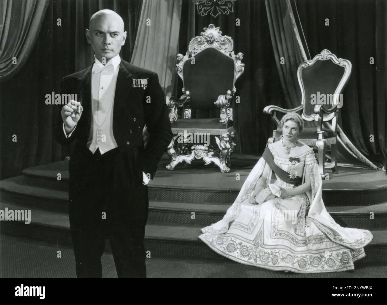 American actor Yul Brynner and actress Ingrid Bergman in the movie Anastasia, USA 1956 Stock Photo