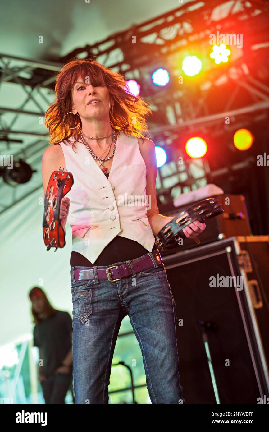 Chrissie Hynde and JP Jones of JP, Chrissie, and The Fairground Boys perform during the 2010
