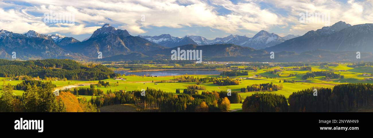 Panorama Landschaft im Allgäu bei Füssen mit Forggensee Stock Photo