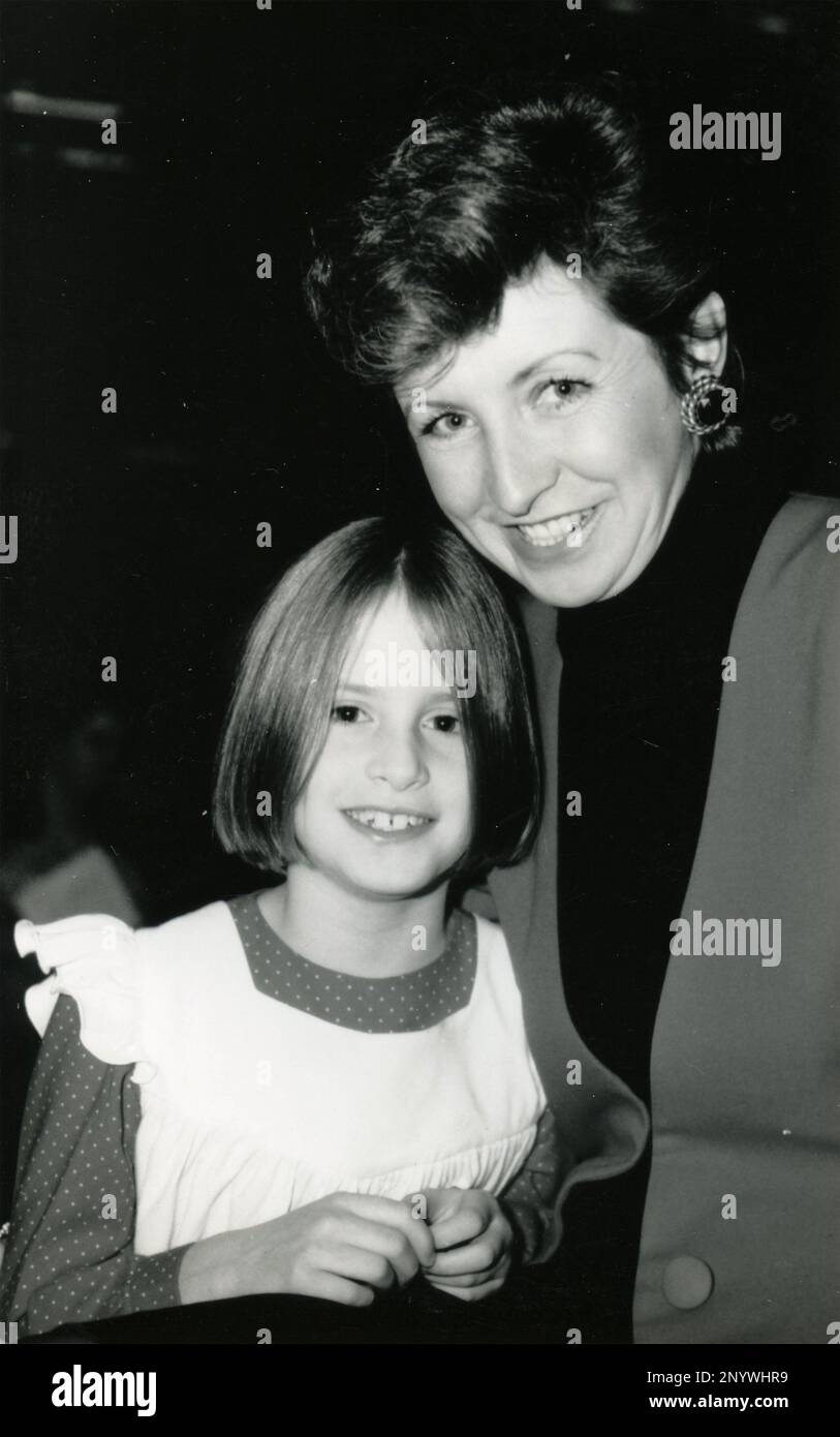 English TV and radio presenter and broadcaster Sue Lawley and her daughter Harriet, UK 1988 Stock Photo
