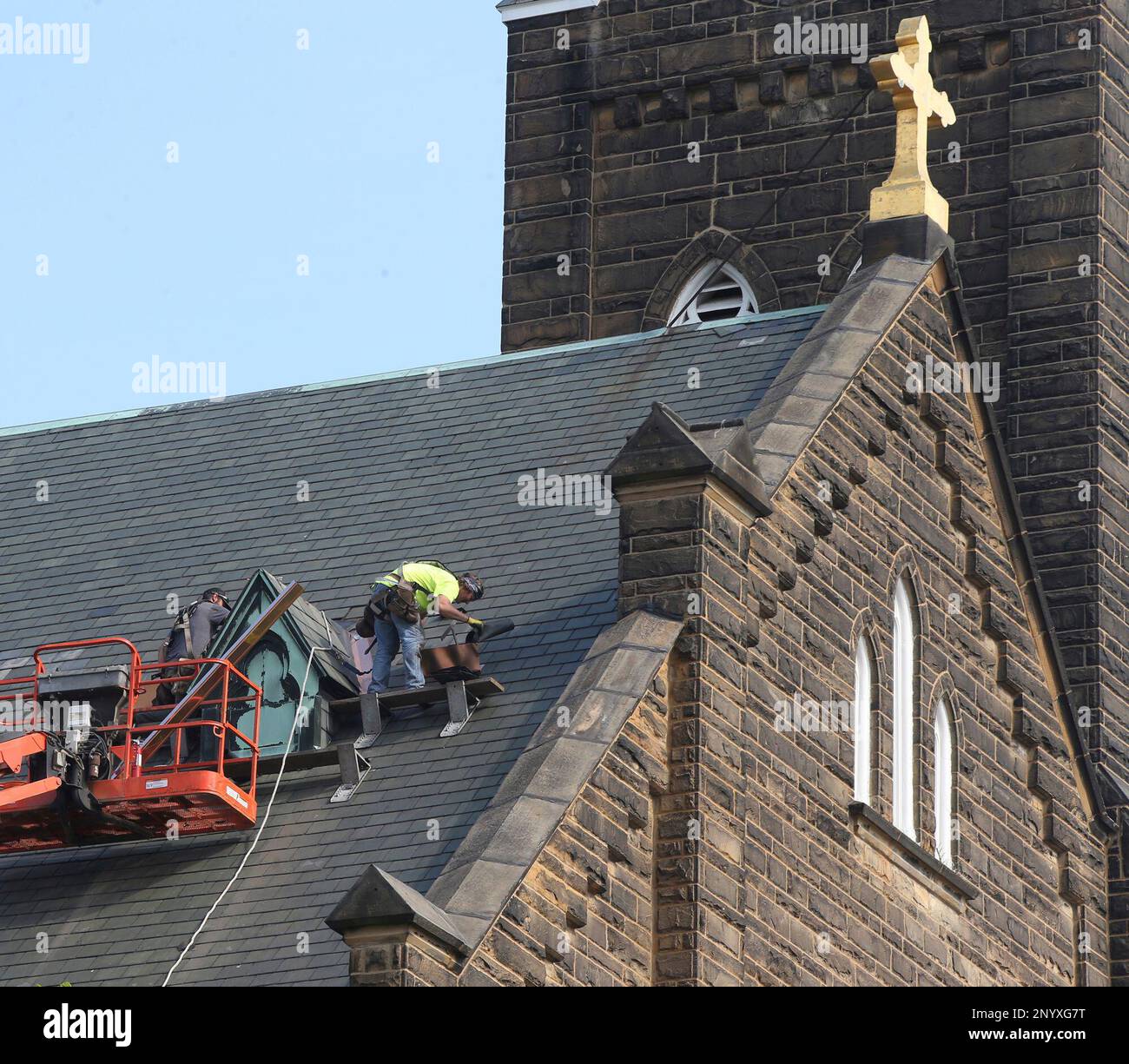 Employees of Vince Graye Slate & Tile Roofing in St. Louis, Missouri