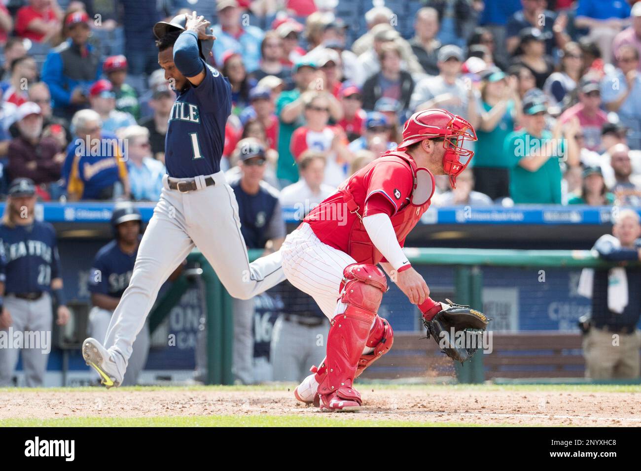 May 10, 2017 Seattle Mariners center fielder Jarrod Dyson (1) scores