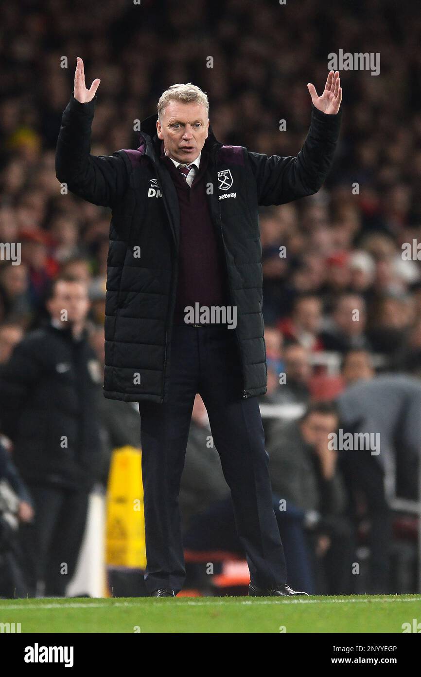 Angry football manager hi-res stock photography and images - Alamy