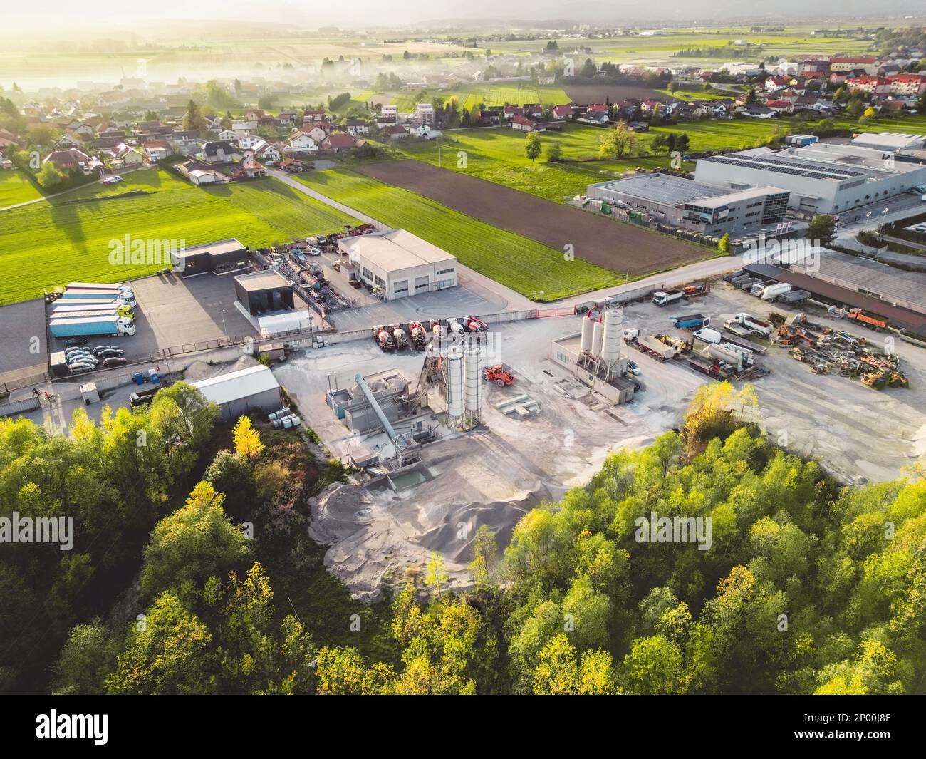 Aerial side view large construction hi-res stock photography and images ...