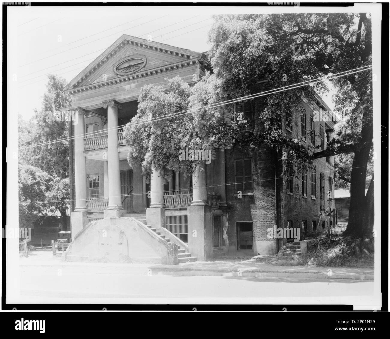 Choctaw, Natchez vic., Adams County, Mississippi. Carnegie Survey of the Architecture of the South. United States, Mississippi, Adams County, Natchez vic, Pediments, Columns, Hand railings, Porticoes , Porches, Houses. Stock Photo