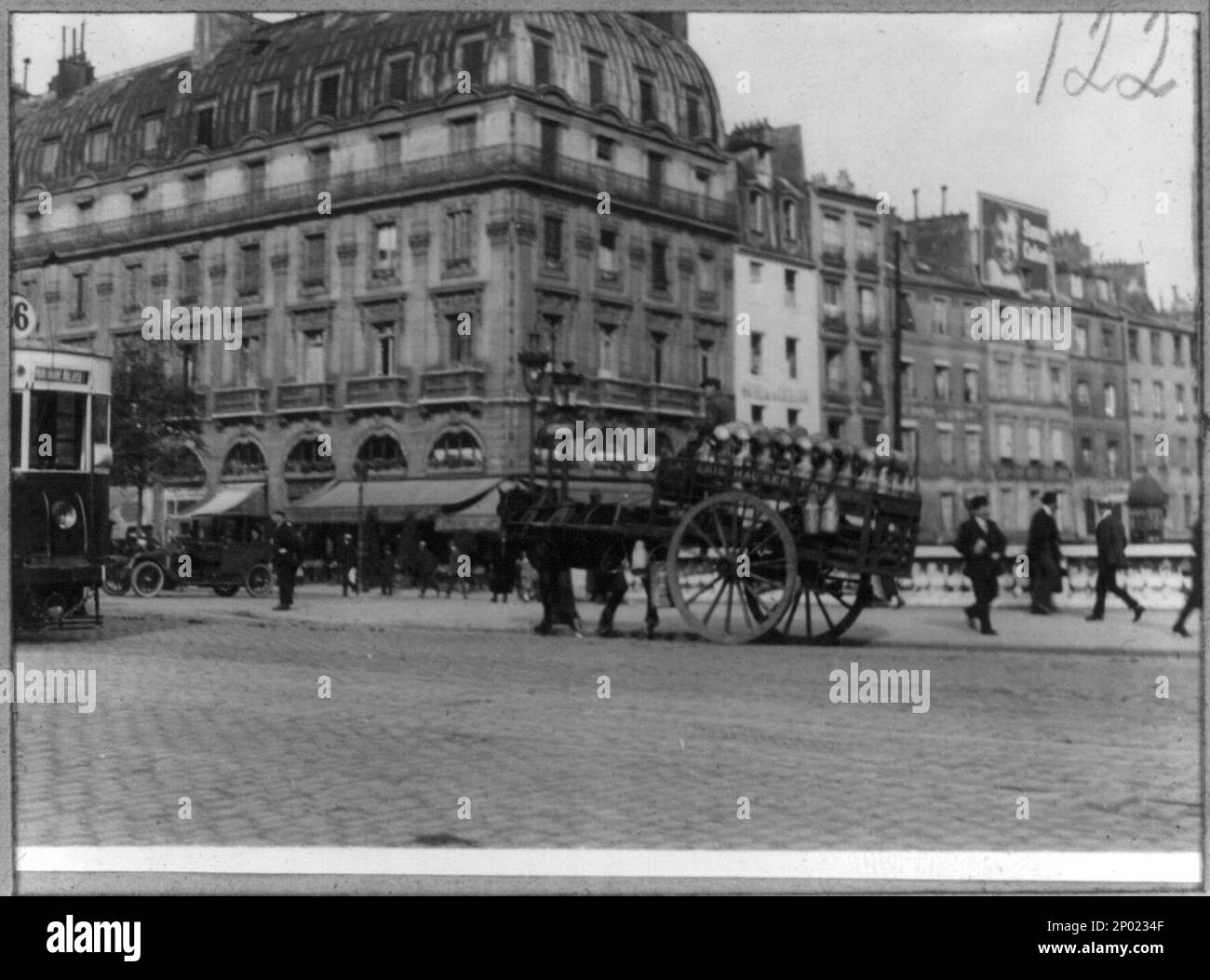 Paris, France, ca. 1920. Title and other information transcribed from caption card and item, No. 122, Frank and Frances Carpenter Collection , Caption card tracings: Geogr.; Wagon; Milk. Stock Photo