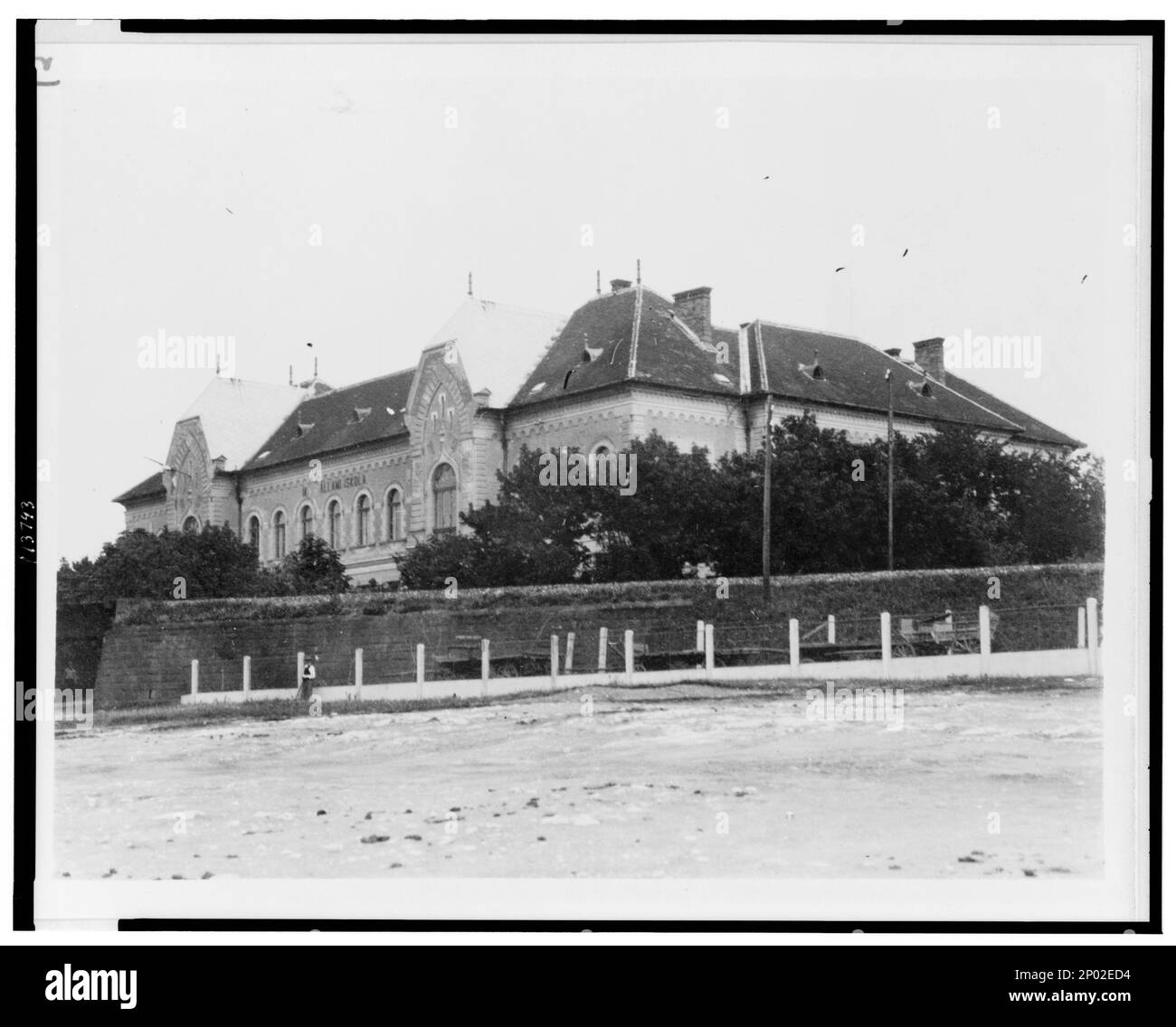 1920s school building Black and White Stock Photos & Images - Alamy