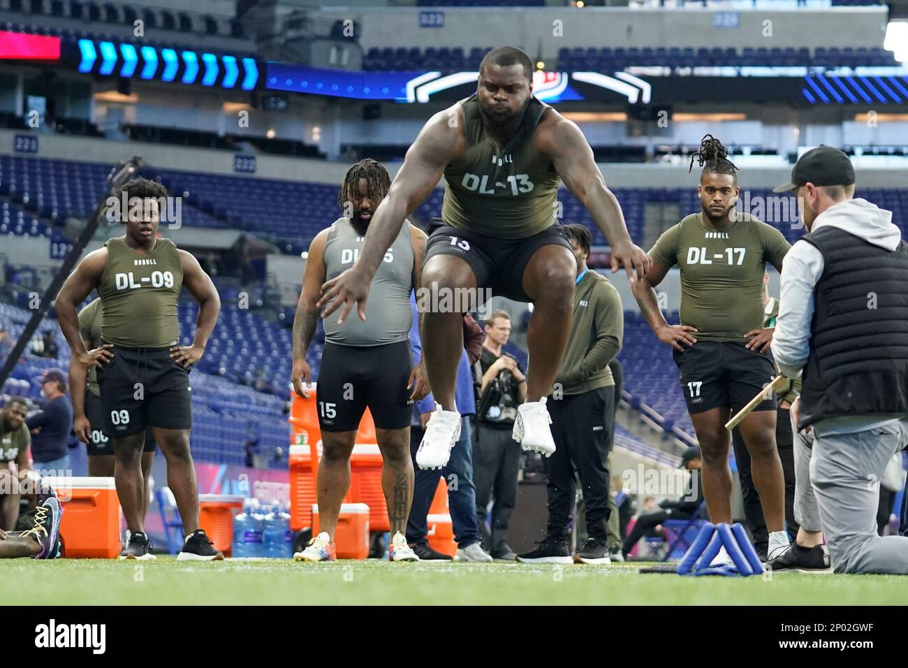 Oklahoma defensive lineman Jalen Redmond runs a drill at the NFL football  scouting combine in Indianapolis, Thursday, March 2, 2023. (AP Photo/Darron  Cummings Stock Photo - Alamy