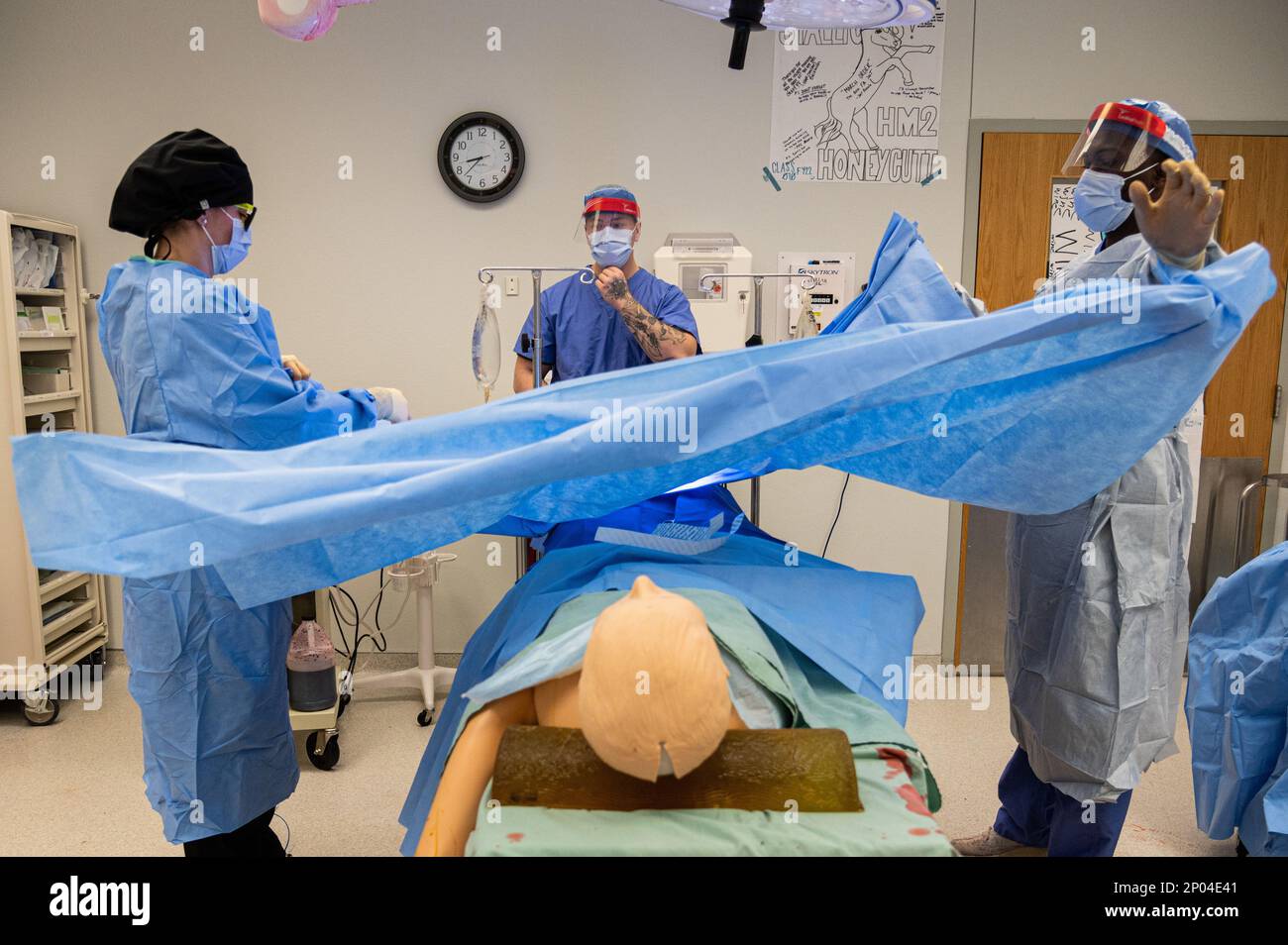 instructors-act-as-surgeons-during-a-mock-surgery-while-68d-operating-room-specialist-students-assigned-to-the-u-s-army-medical-center-of-excellence-operate-in-surgical-technologist-and-nurse-circulator-roles-jan