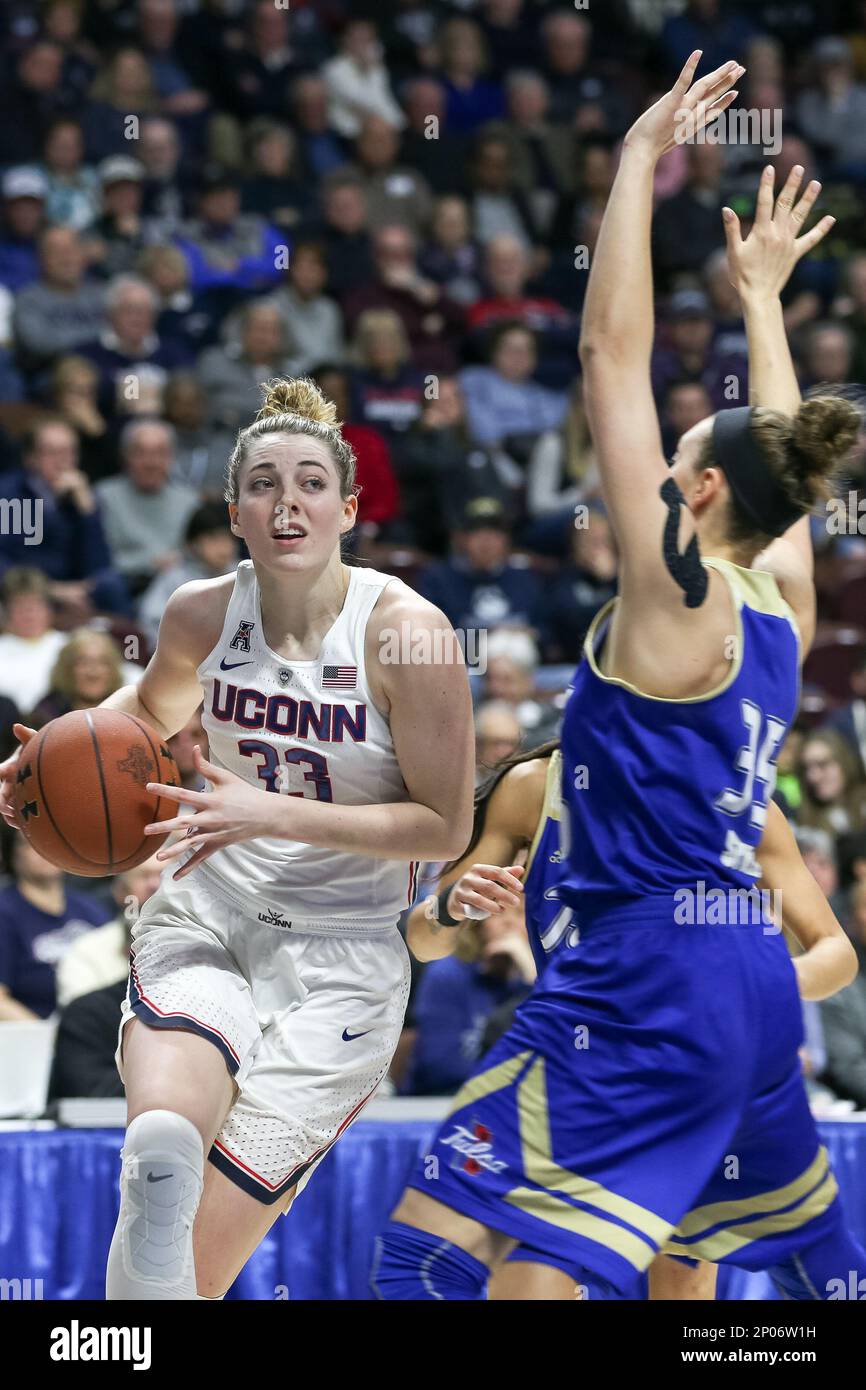 UConn women's basketball owns the AAC and it's not close