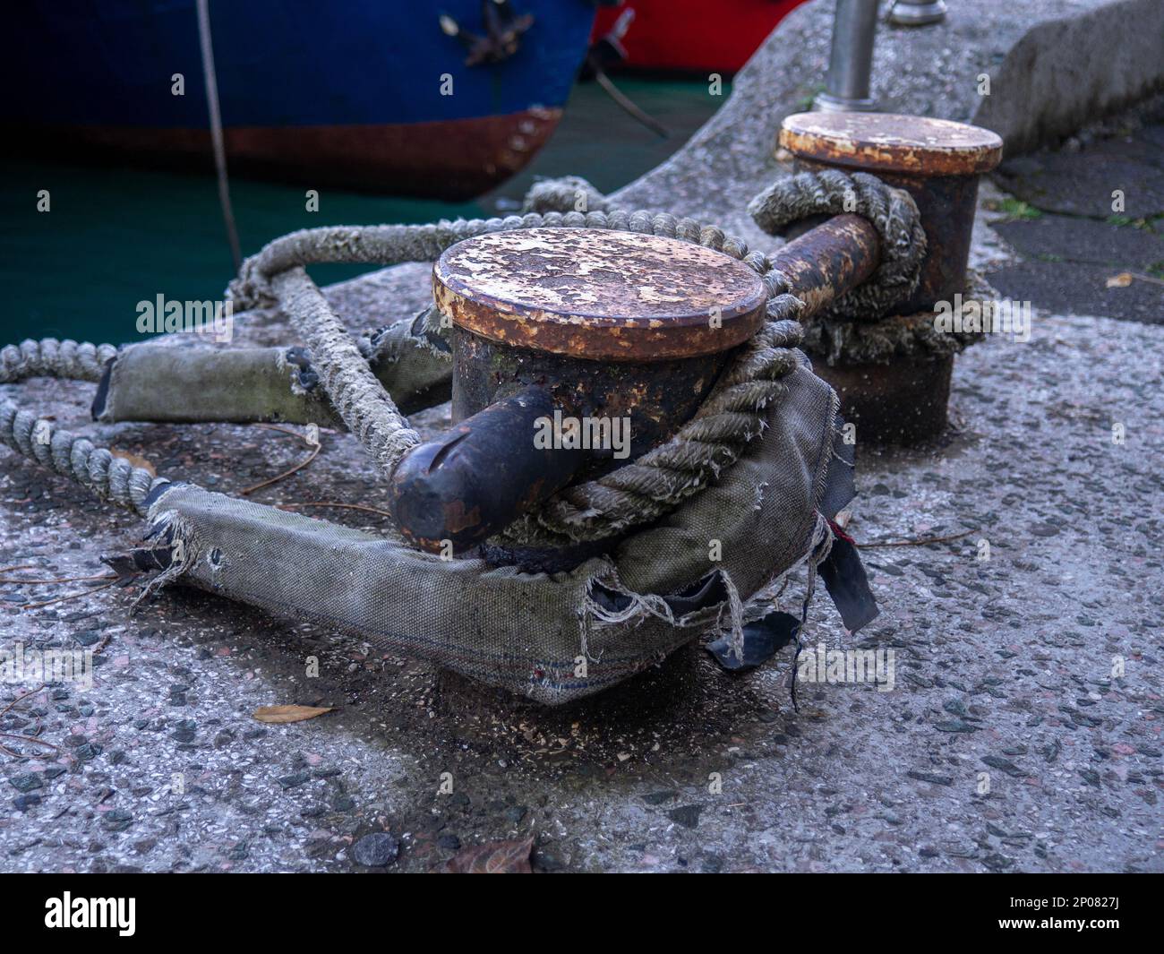 Rope stretched hi-res stock photography and images - Page 3 - Alamy