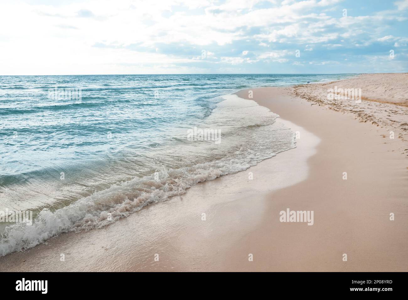 Blue waves rolling onto island hi-res stock photography and images - Alamy