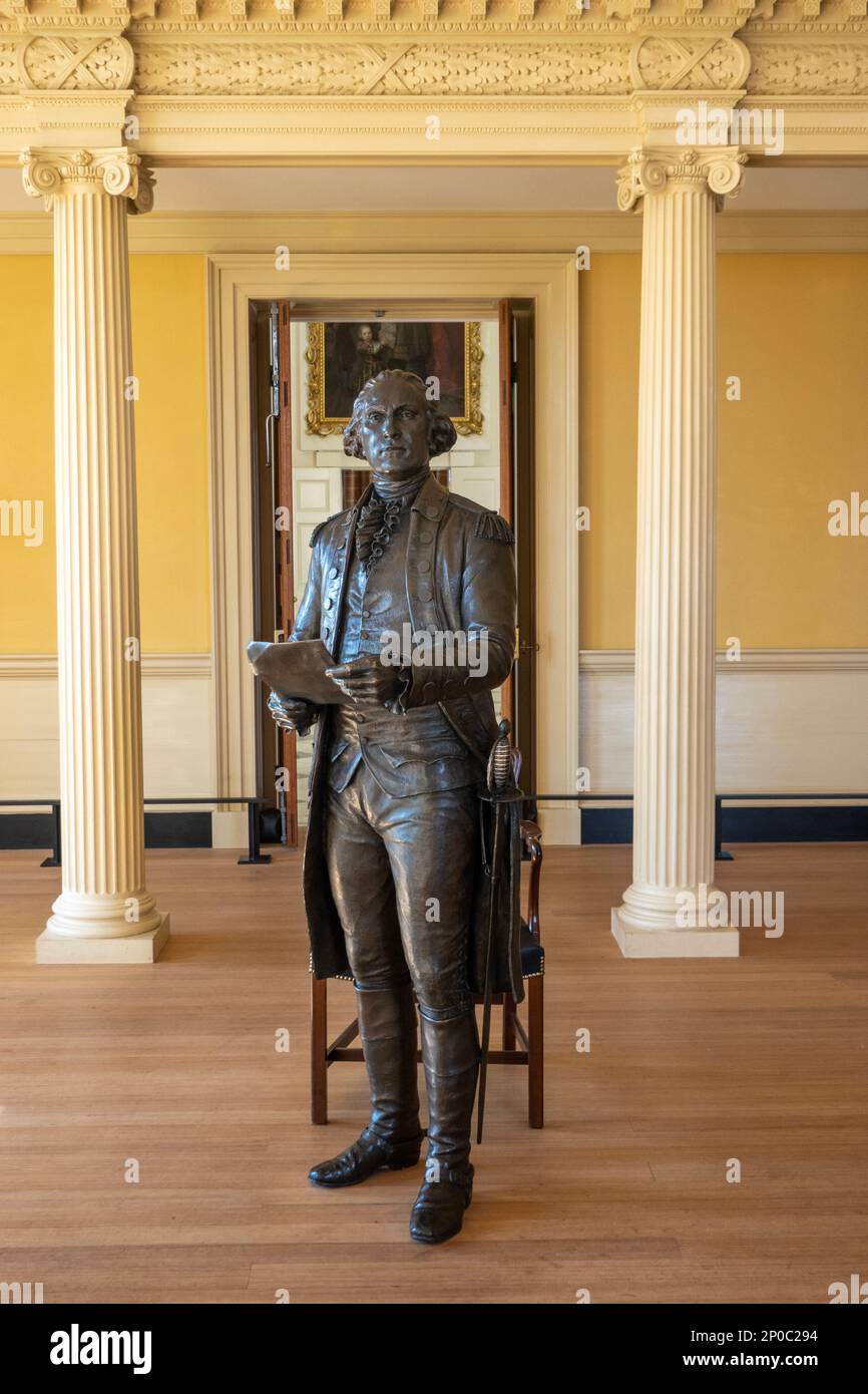 George Washington statue at the Maryland state house capital building in Annapolis MD Stock Photo