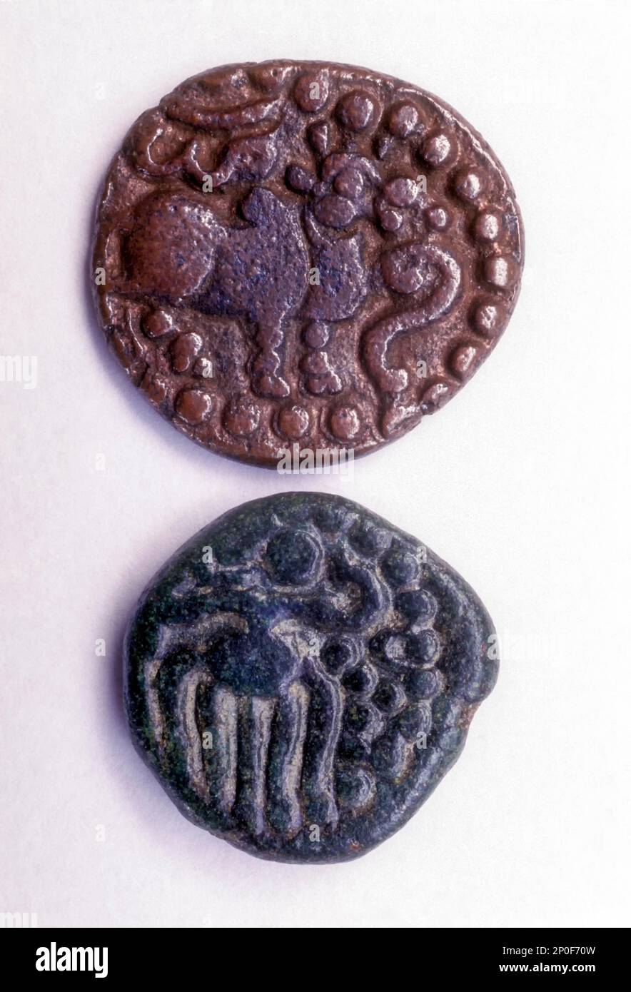 Top Madurai Chokkanatha Nayak 1659-1682, copper coin, bull standing right stylised sank shell in front, Telugu letter cho above, bottom 17th century Stock Photo