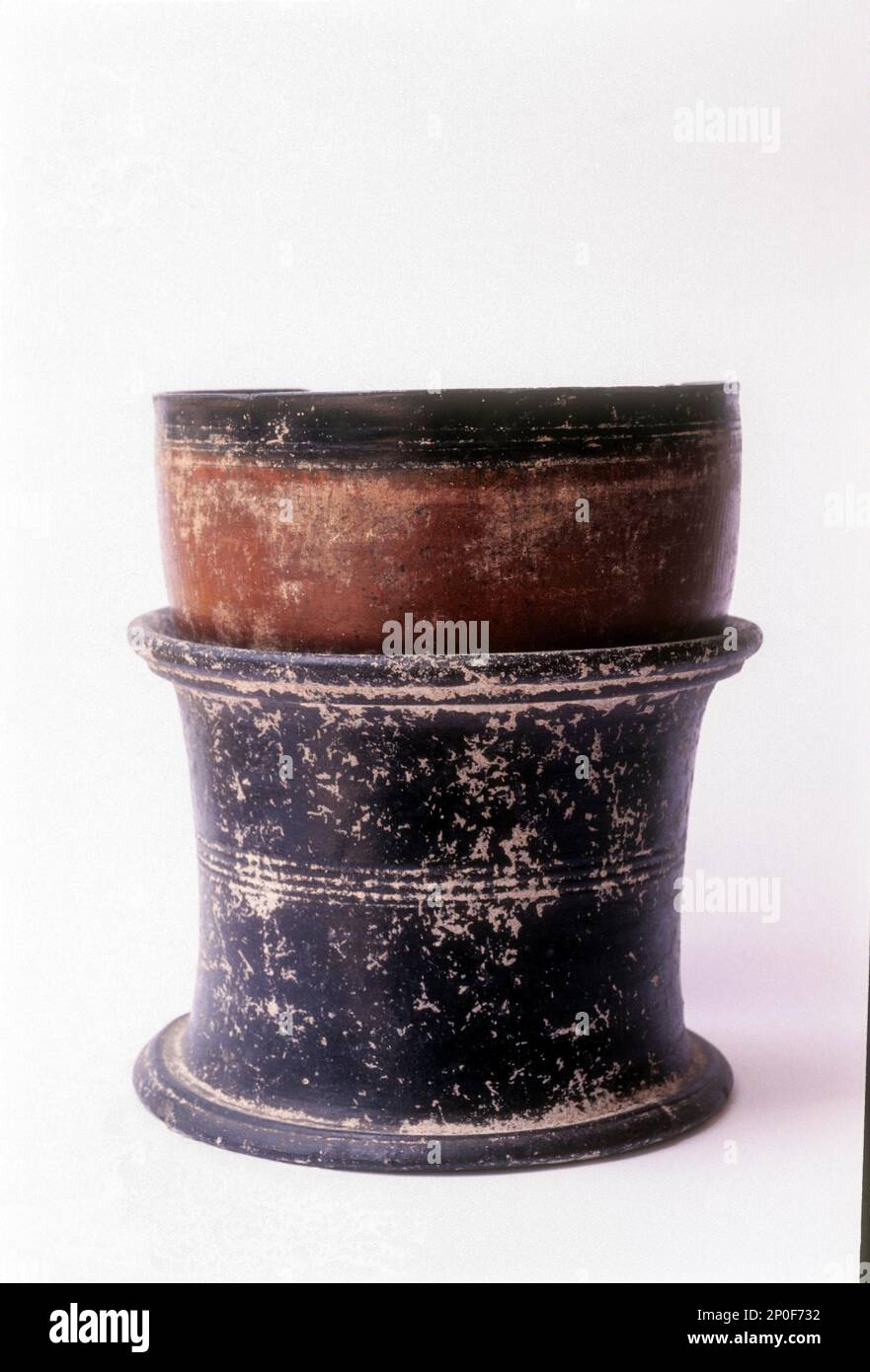 Megalithic Pottery, Sangam Age, excavated in Vellalore near Coimbatore
