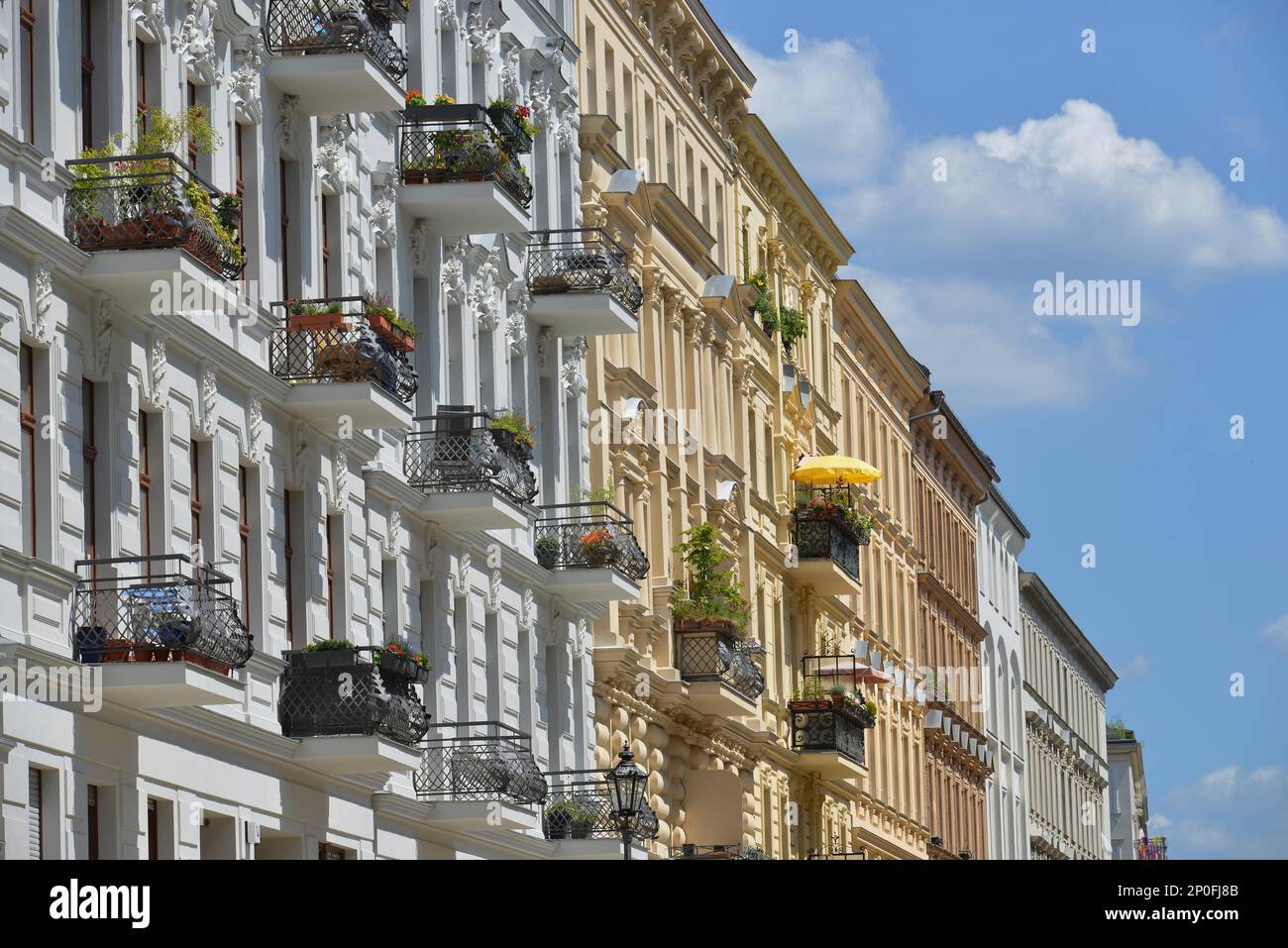 Old buildings, Willibald-Alexis-Strasse, Kreuzberg, Berlin, Germany ...