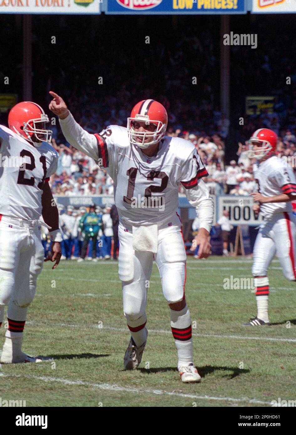 FILE: Vinny Testaverde of the Cleveland Browns. (Photo by Cliff Welch/Icon  Sportswire) (Icon Sportswire via AP Images Stock Photo - Alamy