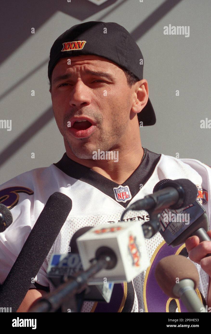 FILE : L to R Rod Woodson, Carnell Lake and Dermonti Dawson of the Pittsburgh  Steelers enjoying themselves during the Pro-Bowl Week in Honolulu, Hawaii.  (Photo by Cliff Welch/Icon Sportswire) (Icon Sportswire via AP Images Stock  Photo - Alamy