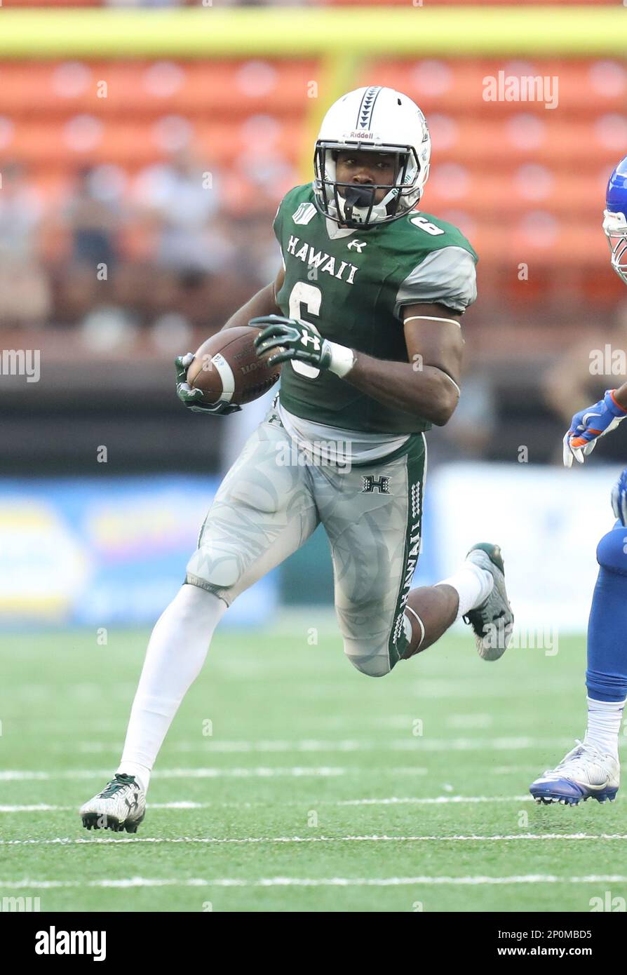 HONOLULU, HI - NOVEMBER 12: Hawai'I Rainbow Warriors running back Paul  Harris (6) runs the ball during the NCAA football game between the Boise  State Broncos and the Hawaii Rainbow Warriors on, image size:894x1390
