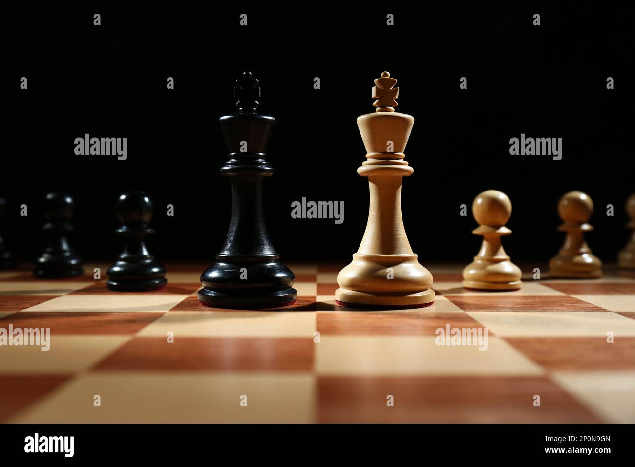 Phone wallpaper with chessboard and symbolic pawn and king