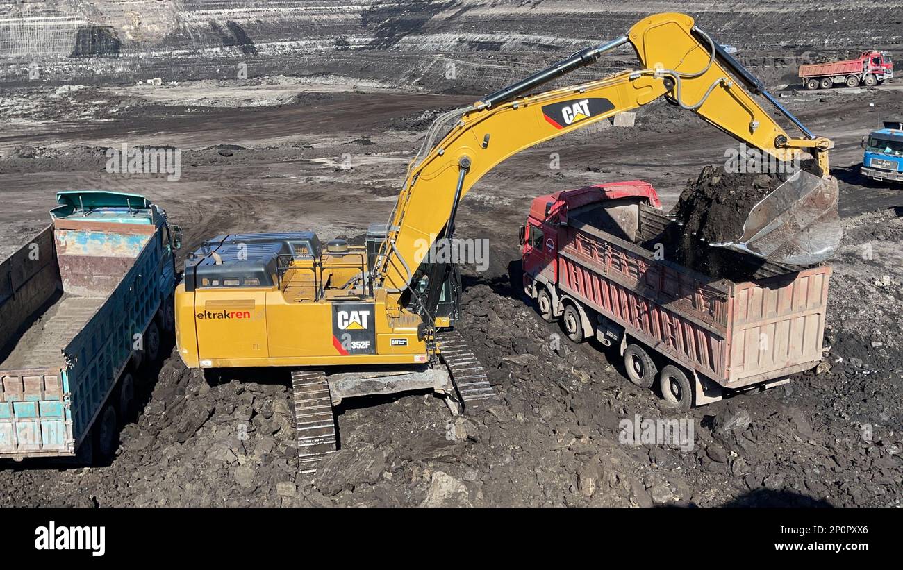 Cat industrial machines hi-res stock photography and images - Alamy