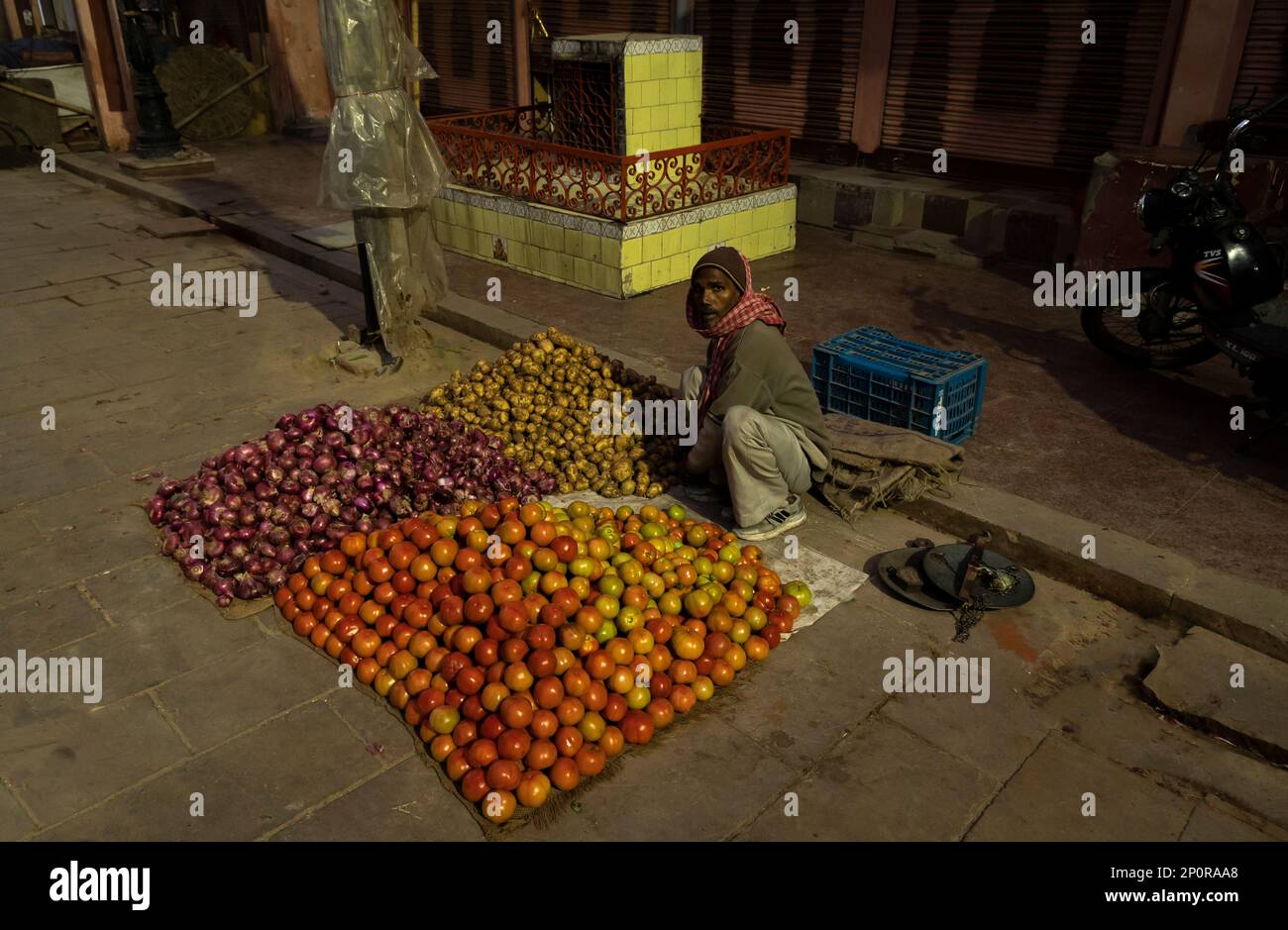 Fruit seller Varanasi streets, 7th January 2023 Stock Photo Alamy