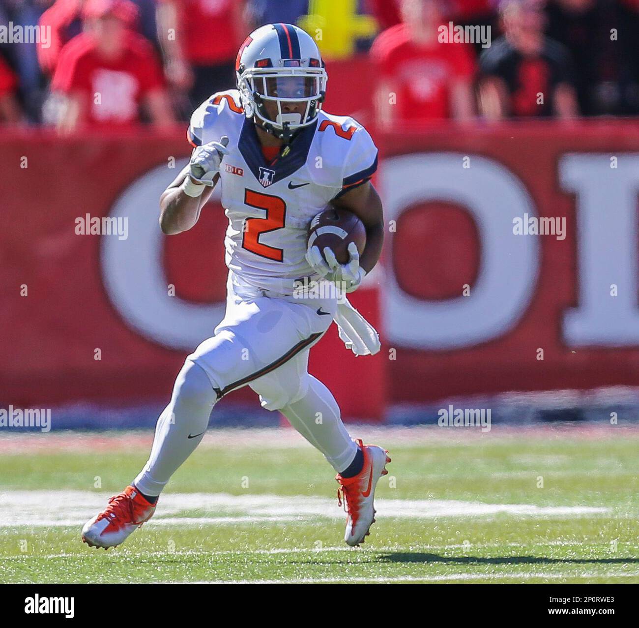 october-15-2016-illinois-fighting-illini-running-back-reggie-corbin-2-looks-upfield-for-some-running-room-during-an-ncaa-football-game-between-the-illinois-fighting-illini-and-the-rutgers-scarlet-knights-at-high-point-solutions-stadium-in-piscataway-nj-mike-langishcal-sport-media-cal-sport-media-via-ap-images-2P0RWE3.jpg