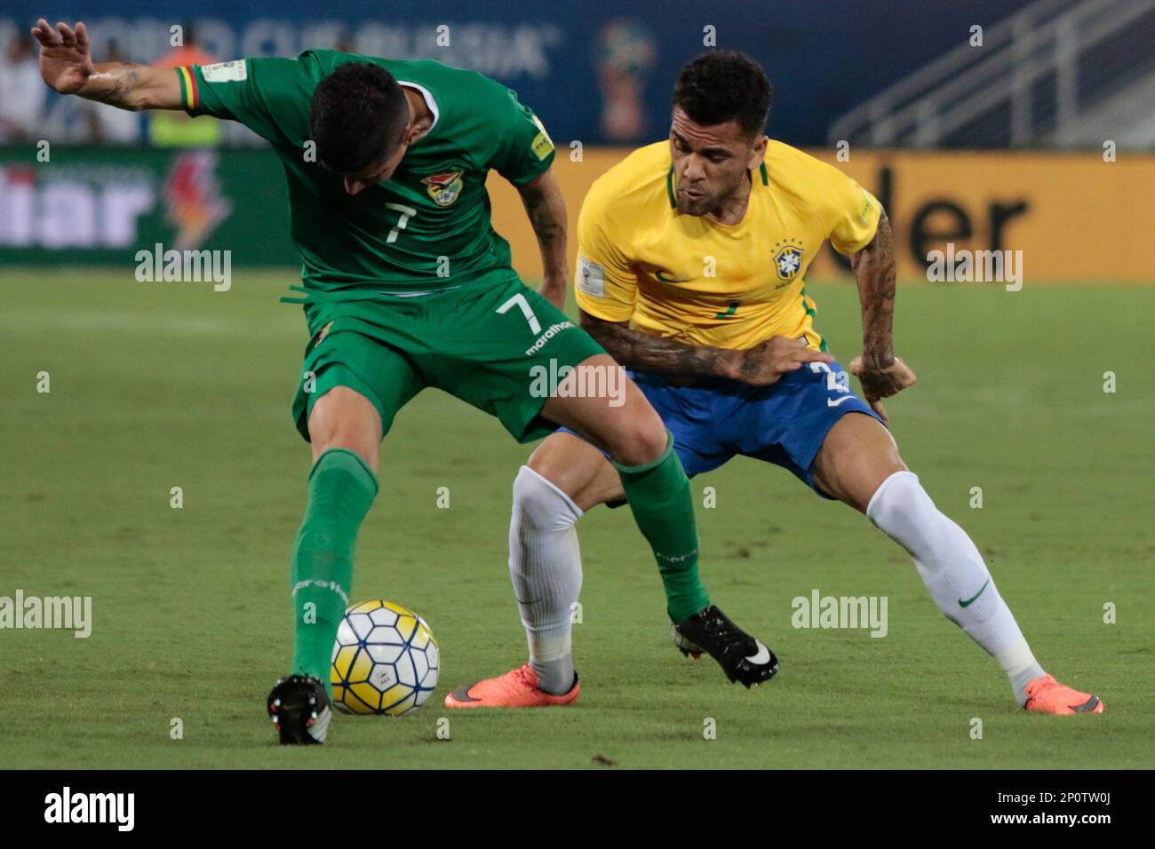 Natal - RN - 06/10/2016 - Eliminatorias da Copa do Mundo de 2018, Brasil x  Bolivia - xxxxxx do Brasil disputa lance durante partida contra Bolivia na  Arena Dunas pelas Eliminatorias da