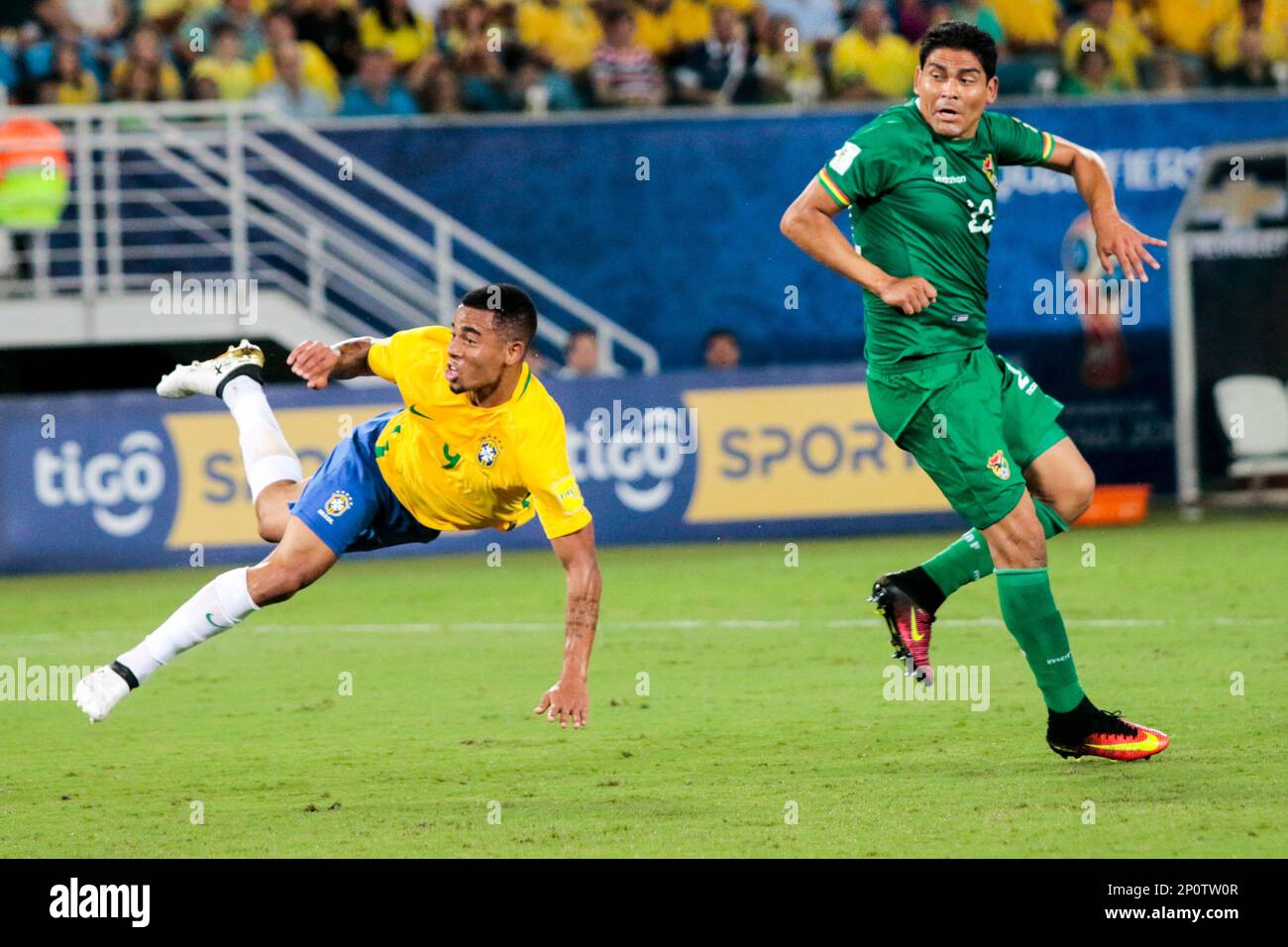 Natal - RN - 06/10/2016 - Eliminatorias da Copa do Mundo de 2018, Brasil x  Bolivia - xxxxxx do Brasil disputa lance durante partida contra Bolivia na  Arena Dunas pelas Eliminatorias da