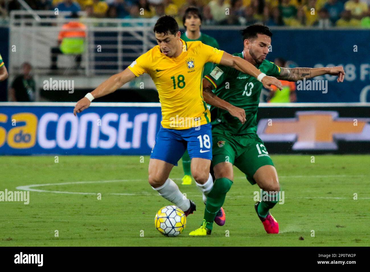 Natal - RN - 06/10/2016 - Eliminatorias da Copa do Mundo de 2018, Brasil x  Bolivia - xxxxxx do Brasil disputa lance durante partida contra Bolivia na  Arena Dunas pelas Eliminatorias da