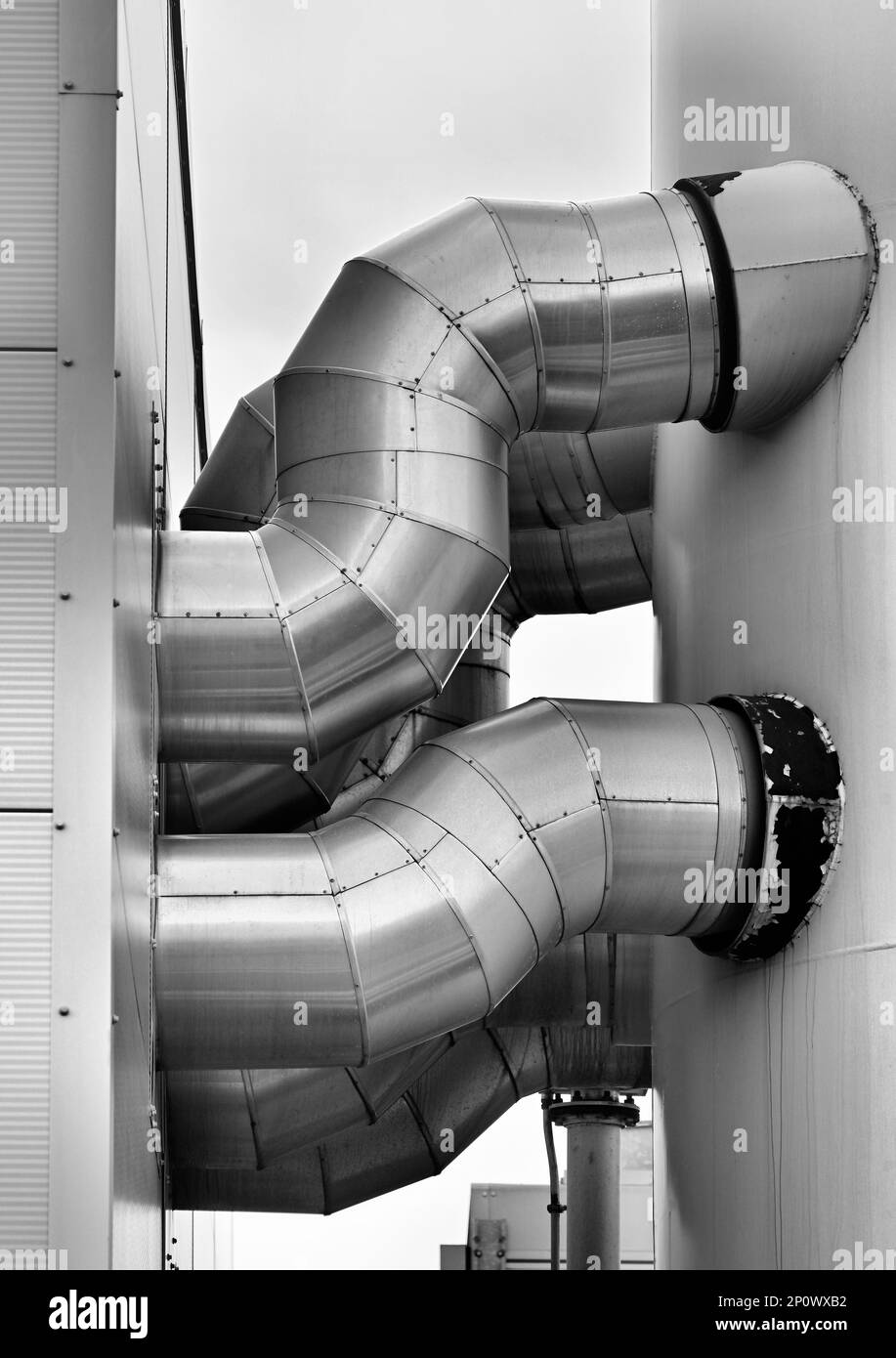 NZ7 4311 Ventilation piping for a hospital environment against clear