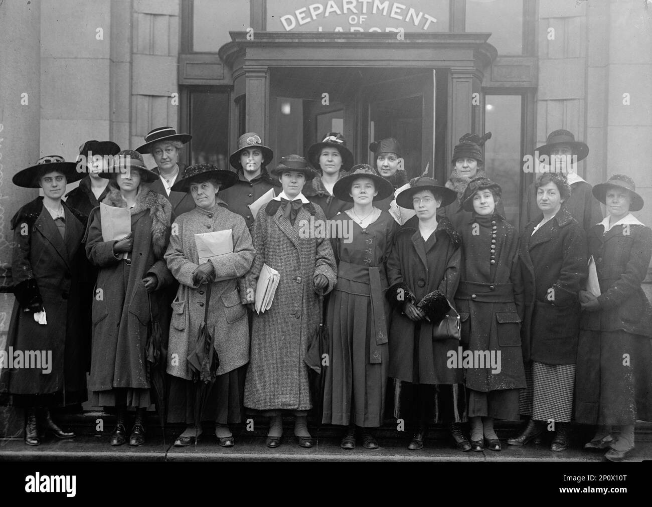 High Cost of Living - Investigators at Labor Dept. Miss Dorthea C. Davis; Mrs. Minnie E.Patterson; Miss Mabel E. Winslow; Miss Ida M. Peck; Miss Ethel M. Smith; Miss Elizabeth Chamberlain; Miss Ruth R. Allen; Miss Jesse R. Haver; Miss Helen M. Dart; Miss Irene J. Graham; Miss Marjorie E. Lyon; Mrs. Arene, 1917. Stock Photo