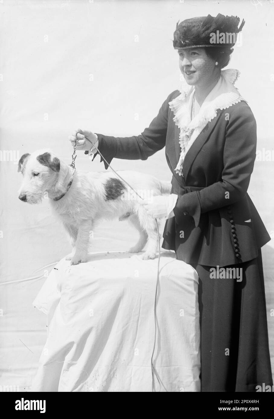 Gladys Ingalls, Mrs. Arnold Robertson, Dog Show, 1916. Married to British diplomat and politician Sir Malcolm Arnold Robertson. Stock Photo