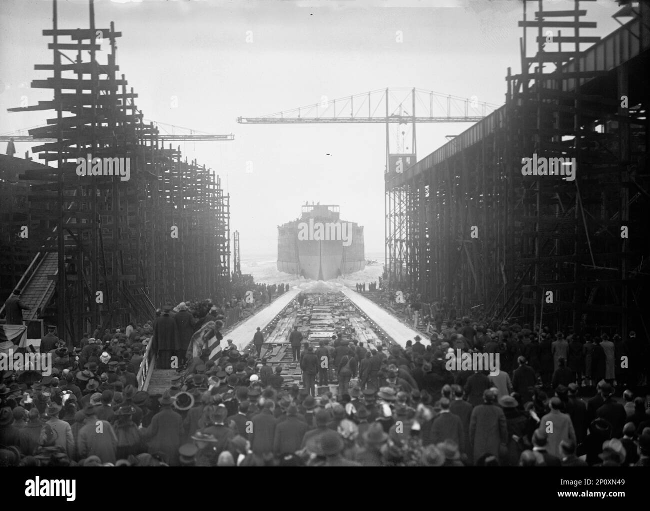 Newport news shipbuilding hires stock photography and images Alamy