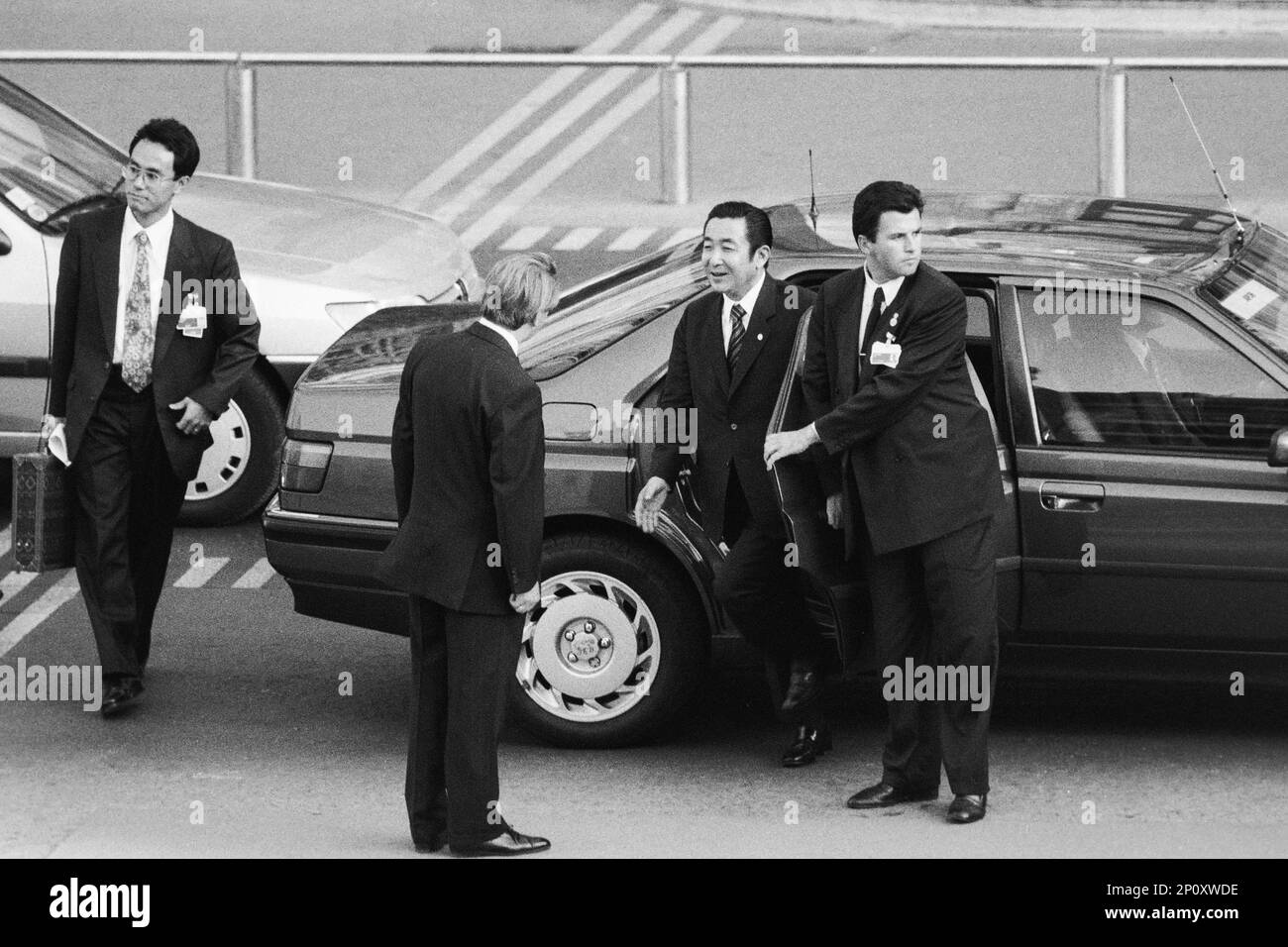 Archives 90ies G7 summit, Arrival of the Heads of States, Ryūtarō