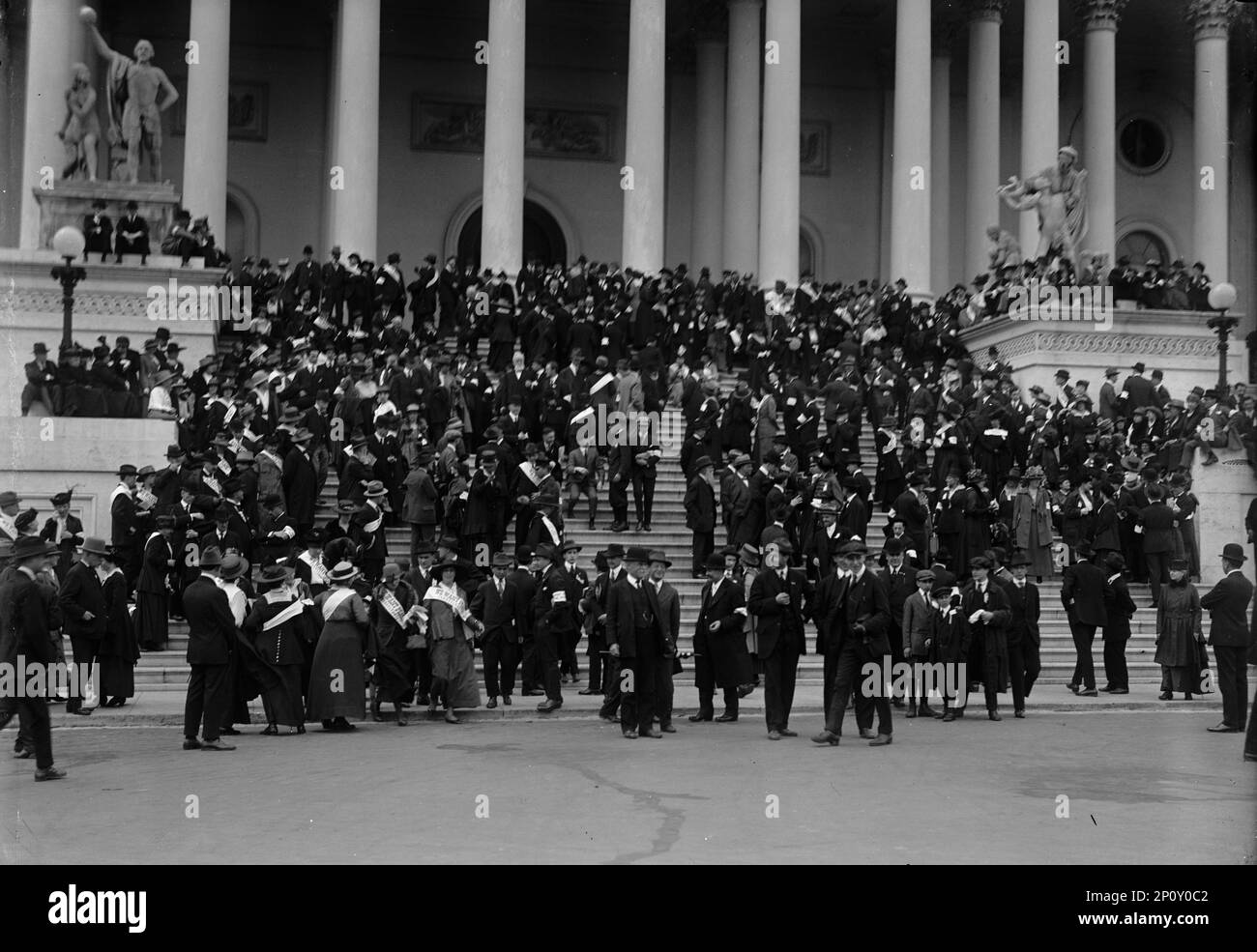 Pacifists On Capitol Steps, 1917. Stock Photo