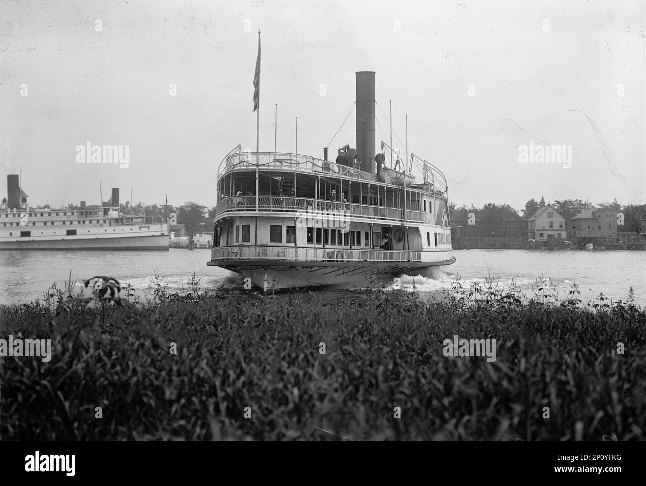 Steam paddle boat Black and White Stock Photos & Images Alamy
