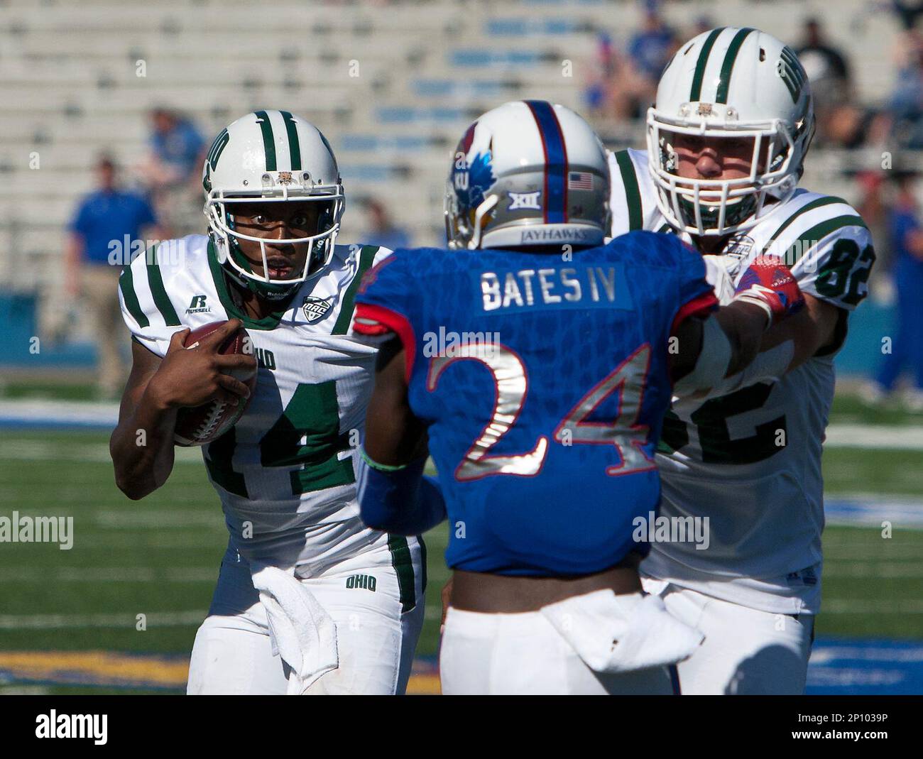 September 10, 2016 Greg Windham (14) braces for a potential hit from