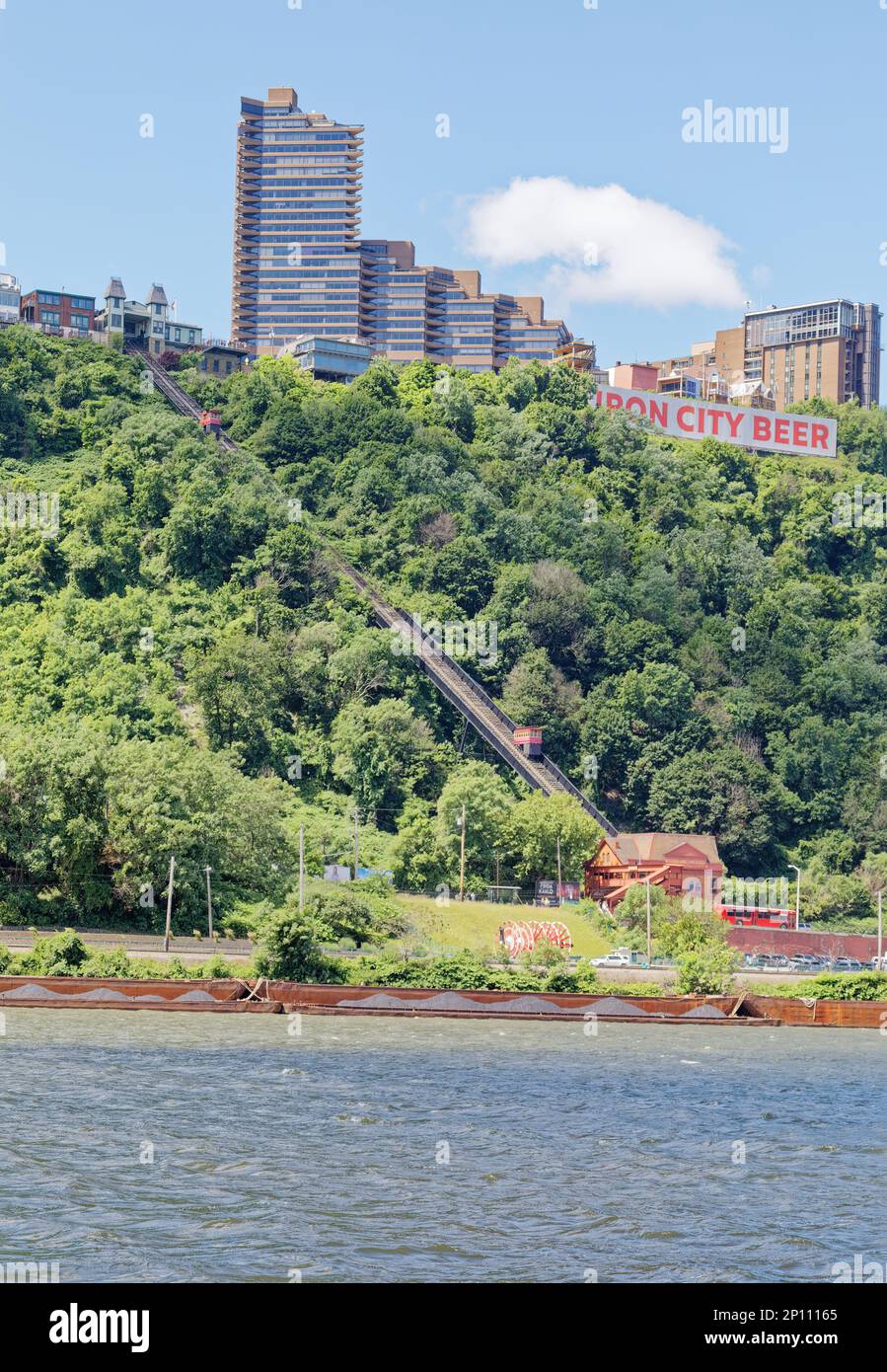 Pittsburgh South Shore: Landmark Duquesne Incline carries tourists and commuters up Mount Washington’s 30 degree slope from the Ohio River bank. Stock Photo