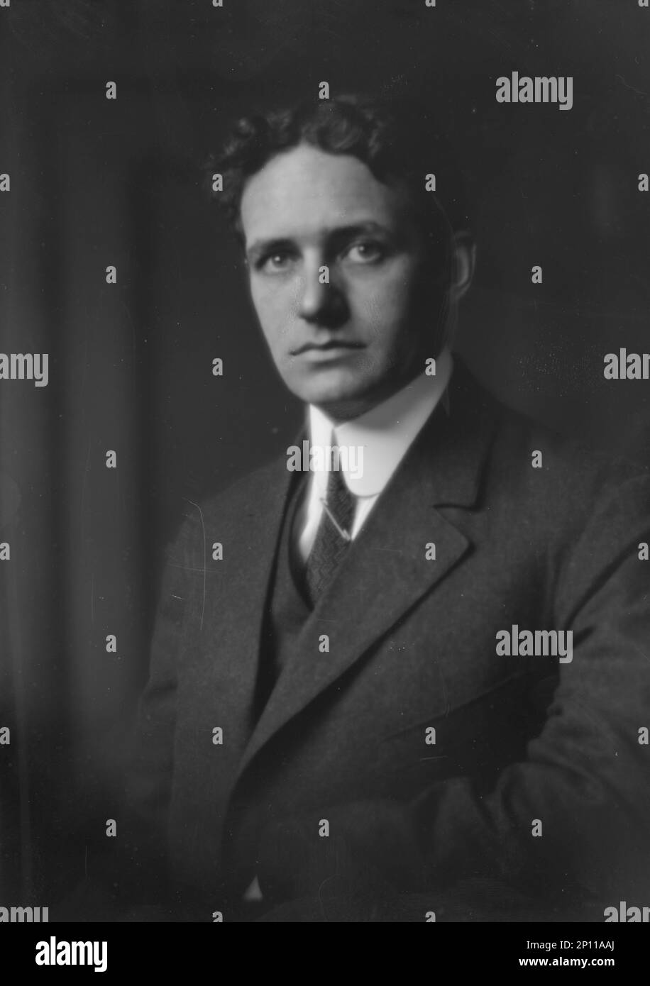 Duquesne, Mr., portrait photograph, 1913 Stock Photo Alamy