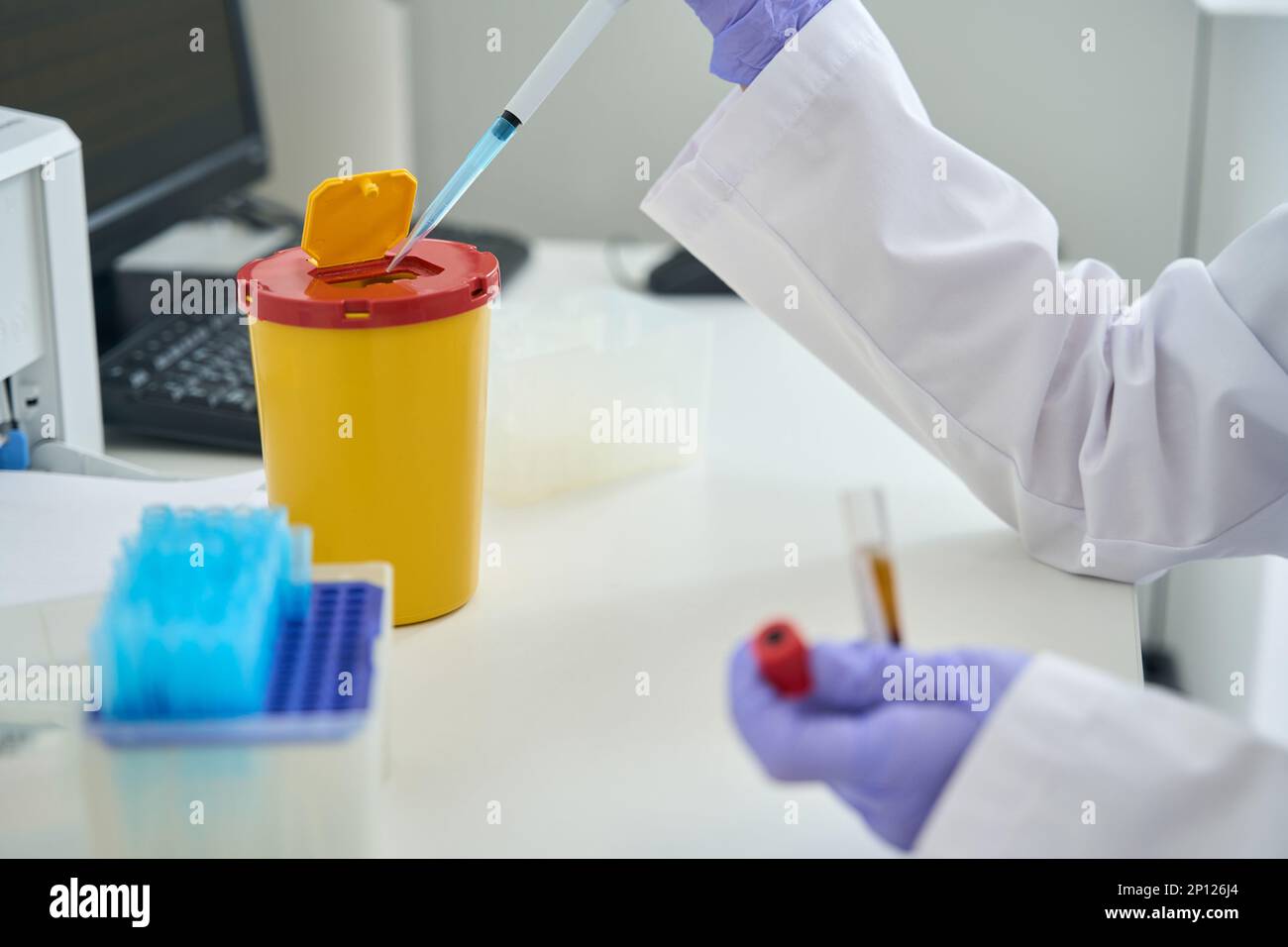 Employee of a clinical laboratory conducts a DNA test Stock Photo Alamy
