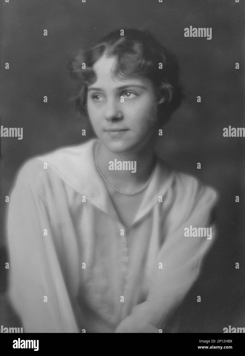 Paul, E., Miss, portrait photograph, 1916 Apr. 3 Stock Photo - Alamy