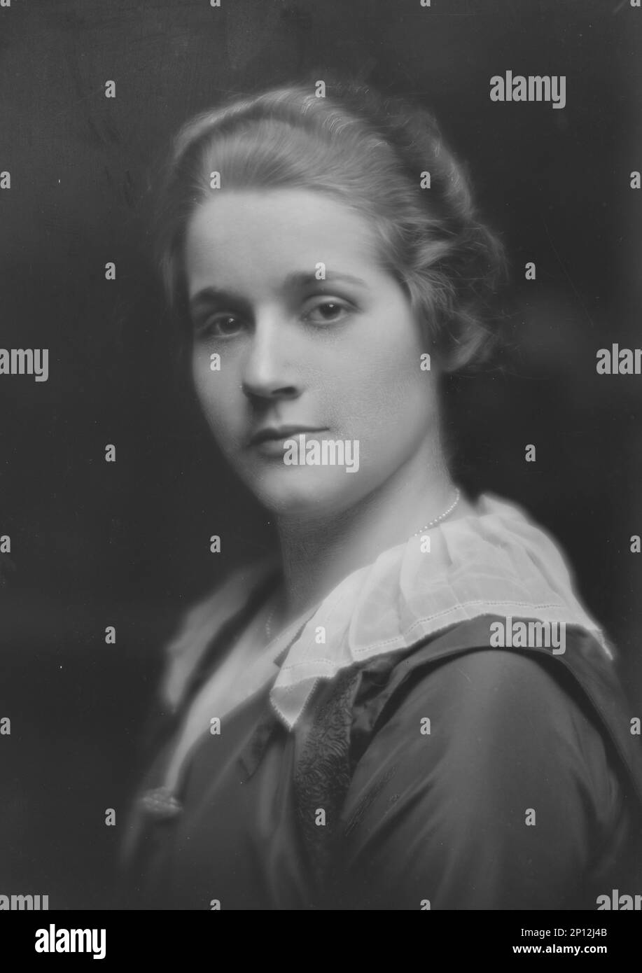 Mary pierce Black and White Stock Photos & Images - Alamy