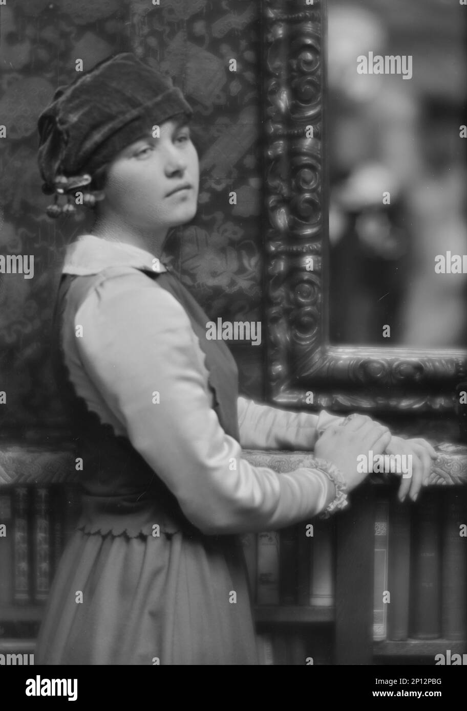 Sargent, Margaret, Miss, portrait photograph, 1916 Jan. 28. Stock Photo
