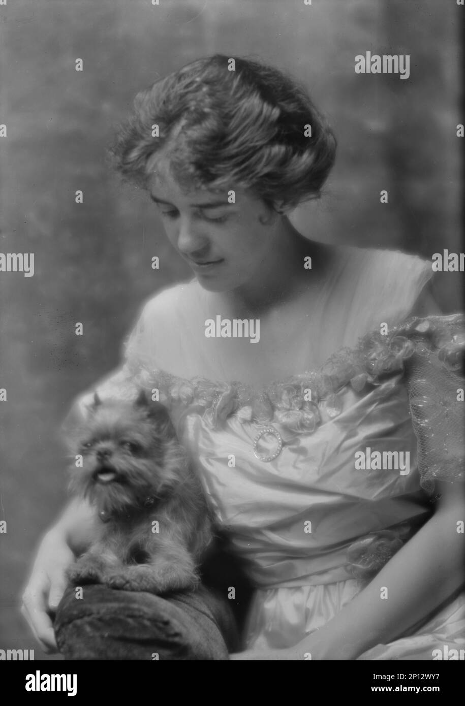 Miss vintage hi-res stock photography and images - Page 20 - Alamy