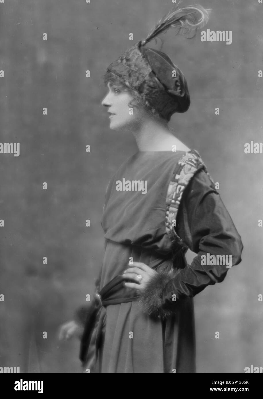 Troutman, Ivy, Miss, portrait photograph, 1914 July 16 Stock Photo Alamy