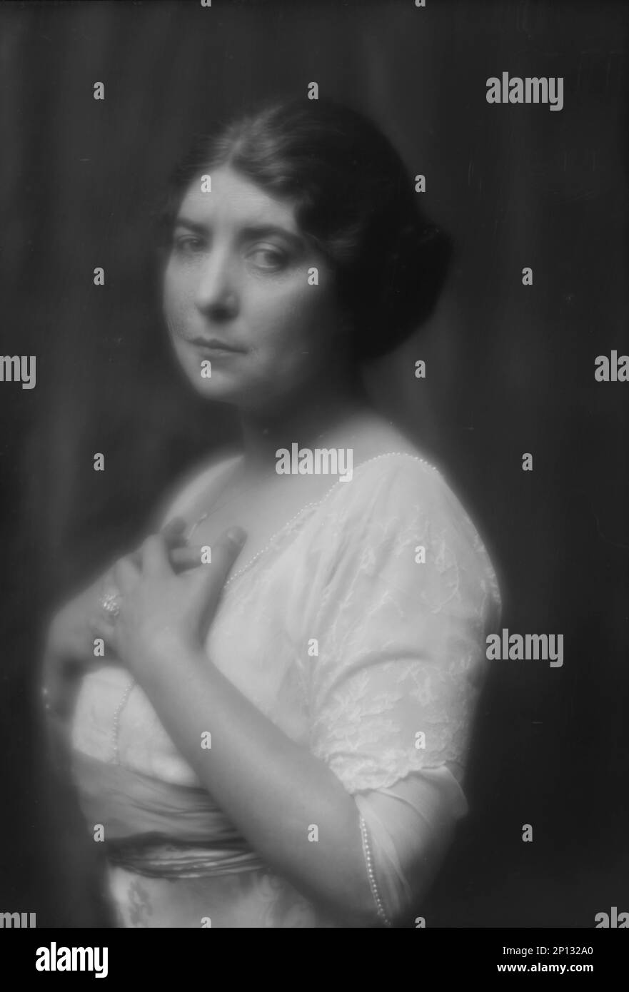 Ware, Helen, Miss, portrait photograph, 1913. Stock Photo