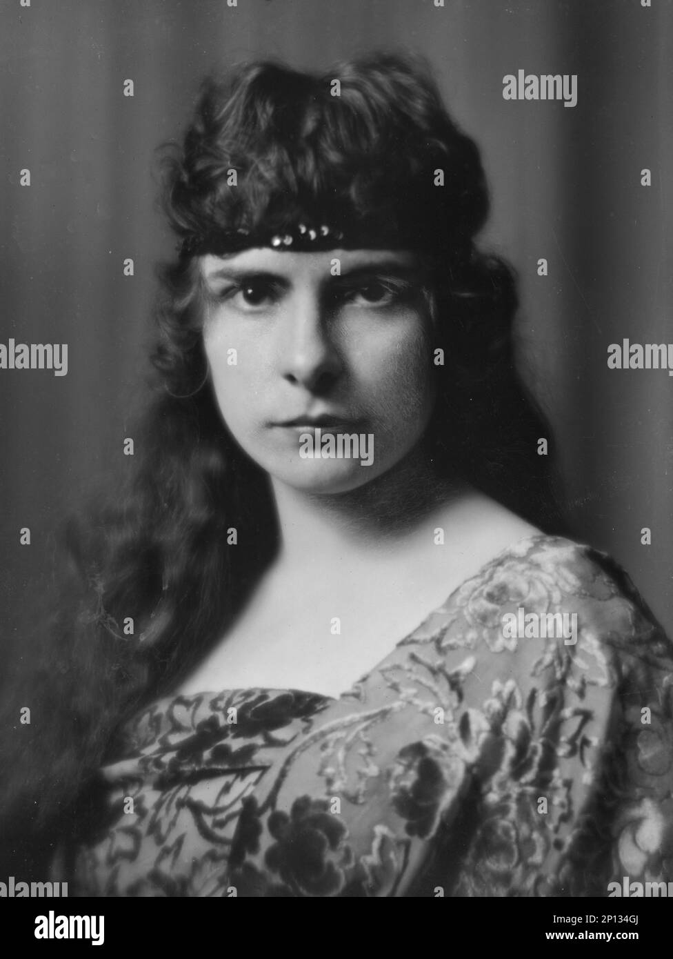 Woodward, Miss, portrait photograph, 1915 May 25. Stock Photo